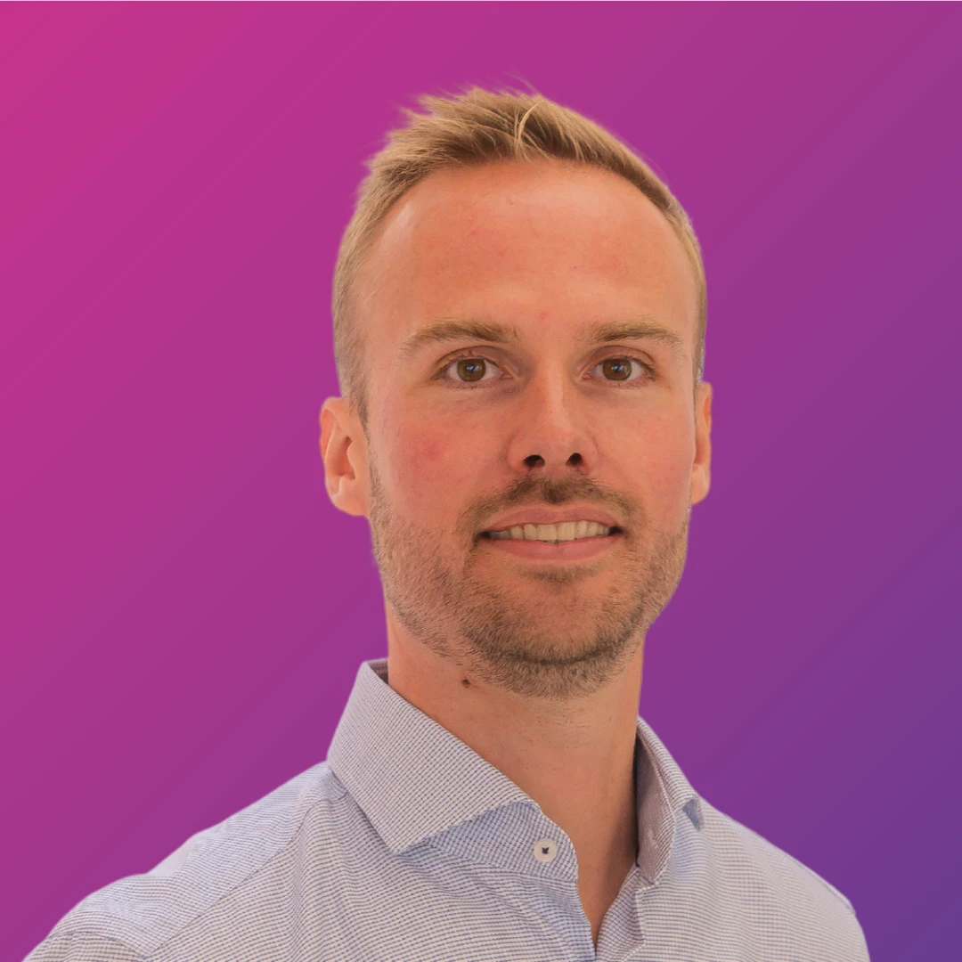 Portretfoto van Jonas Wauters, A.I. Architect & Strategist bij Flowkify.